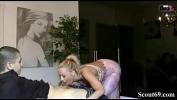 Watch video sex Deutsche Mutter hilft Jungspund bei seinem ersten Fick online high speed