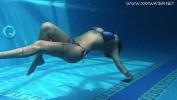 Video sex hot Pornstar Heidi Van Horny swims naked in the pool high speed