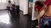 Free download video sex El Cornudo de mi esposo juega en la computadora mientras yo me follo a su mejor amigo comma casi nos descubre pero fue muy rico me acabo todo adentro online high speed