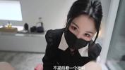 Video porn 穿着性感内衣和高跟丝袜的美女店员太火辣，被客人抓来一顿猛操 online